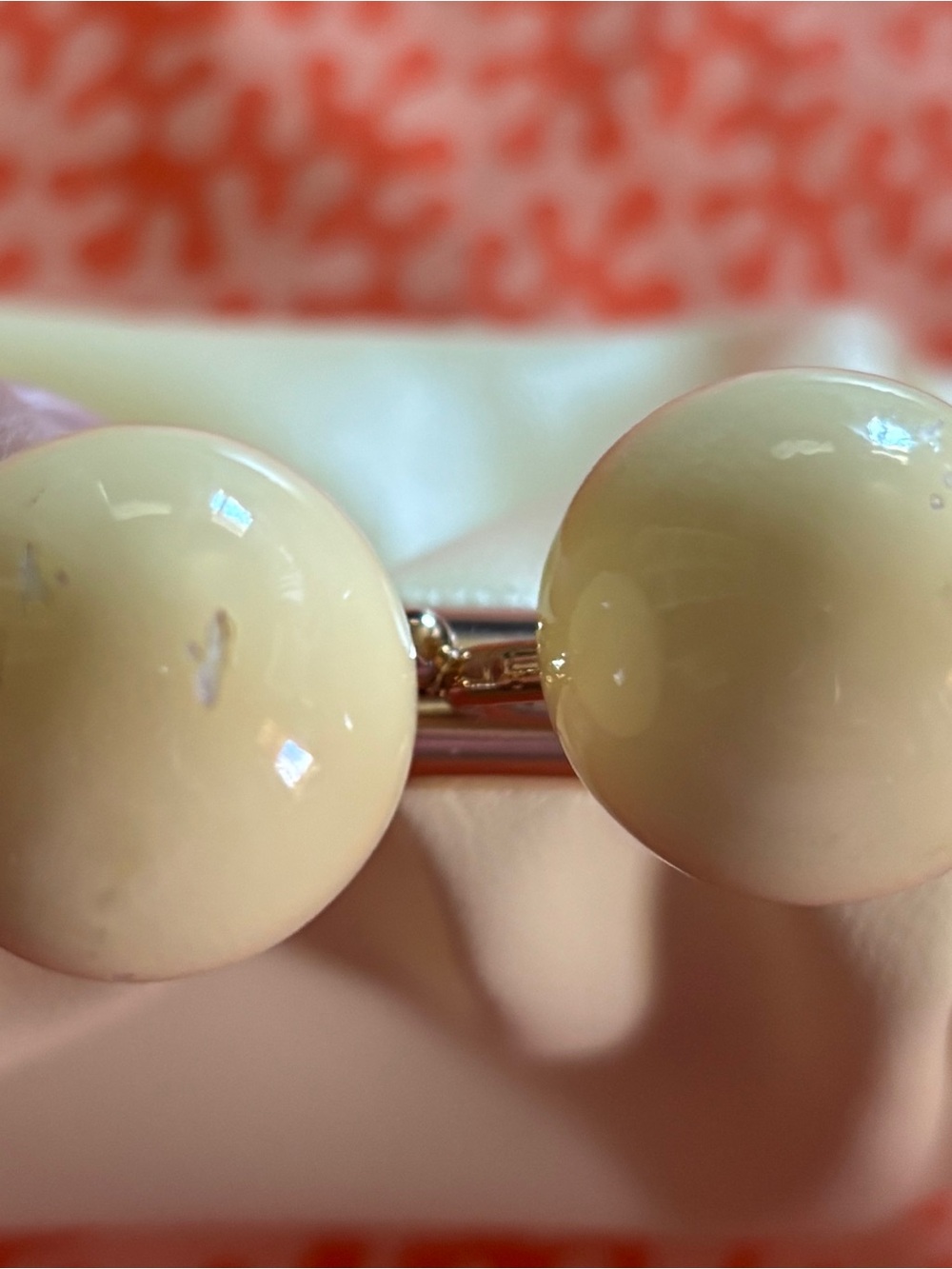Anthropologie Cream Pleated Kiss-Lock Clutch - Picture 4 of 9